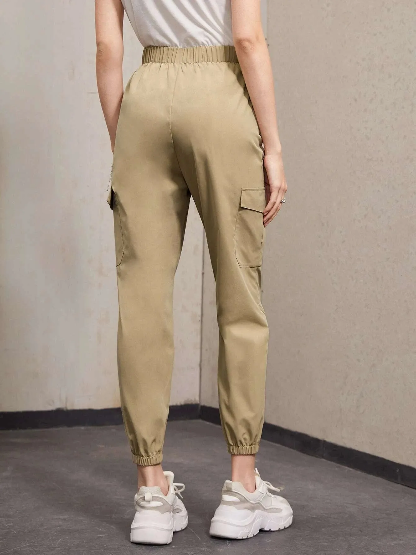 Flap Pocket Cropped Cargo Pant